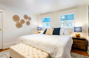 3 soverom, skrivebord, reiseseng for barn og wi-fi (inkludert)