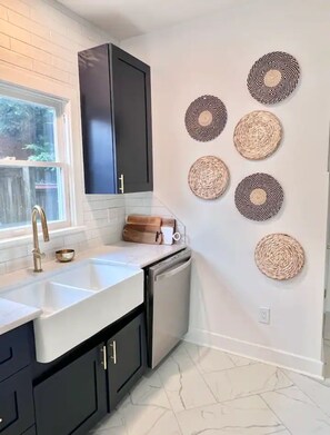 Hårføner, håndklær, såpe og sjampo