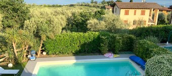 Casa Bougainville Shared Pool & LakeView, Toscolano Maderno, Italy