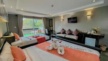 Family Room With Terrace - River/City View | Pemandangan dari bilik