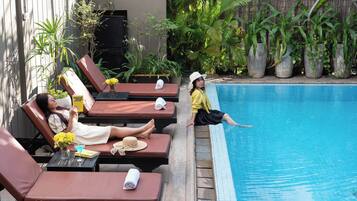 Kolam renang terbuka