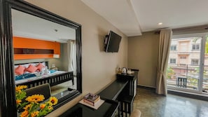 Habitació doble estàndard | Minibar, caixa forta a l'habitació i decoració individual