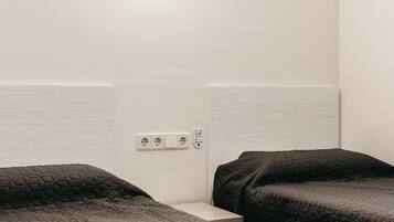 3 chambres, fer et planche à repasser, Wi-Fi, draps fournis