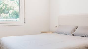 3 chambres, fer et planche Ă repasser, Wi-Fi, draps fournis