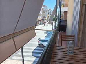 Outdoor dining - Casa Delfin, close to the beach. (Punta Umbría)