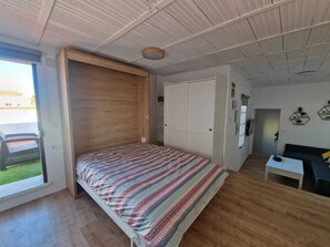 1 bedroom, WiFi, bed sheets