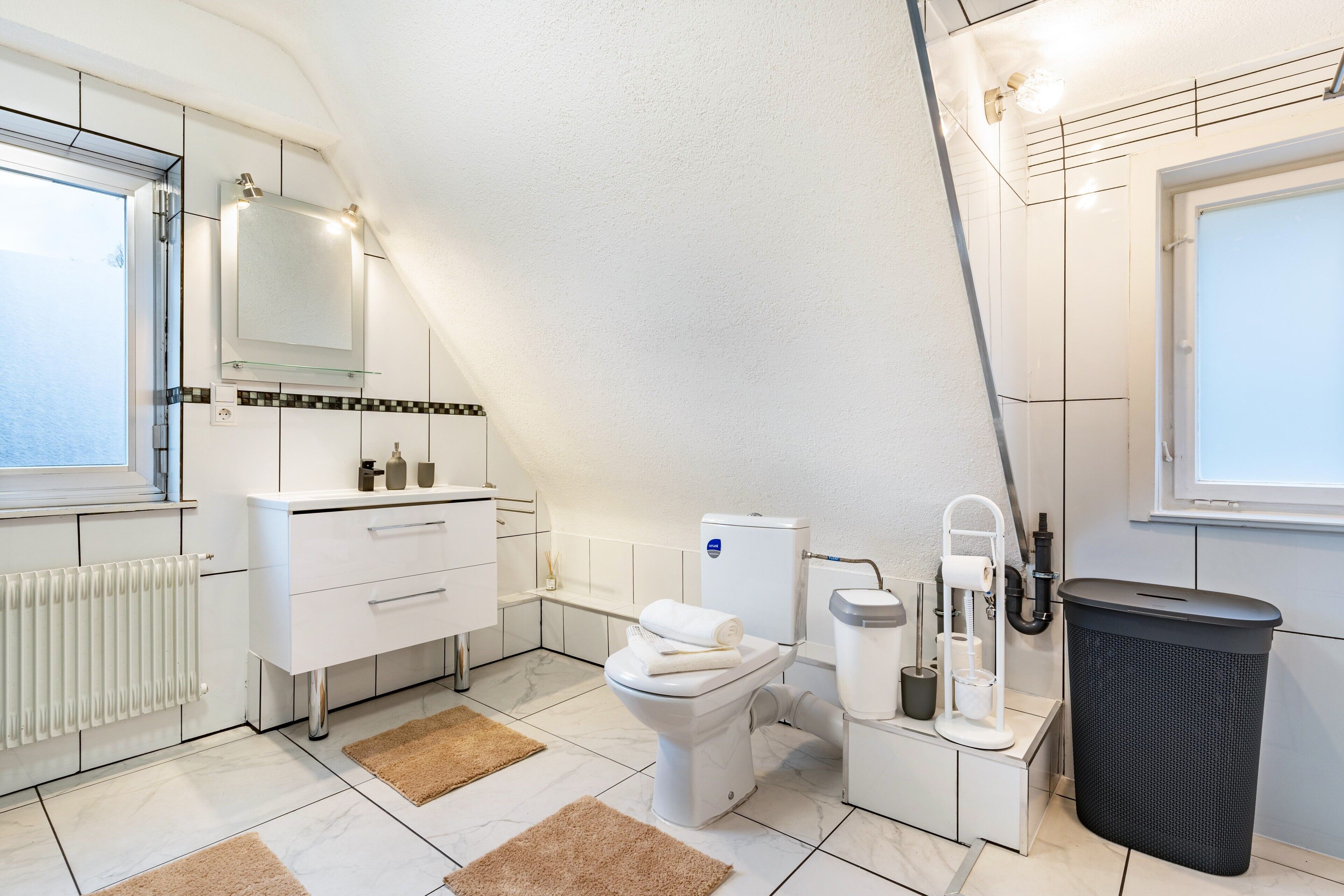 Shower, free toiletries, hair dryer, towels