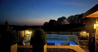 Holiday Home 'Eisfelder Blick' with Private Pool, Private Terrace and Wi-Fi