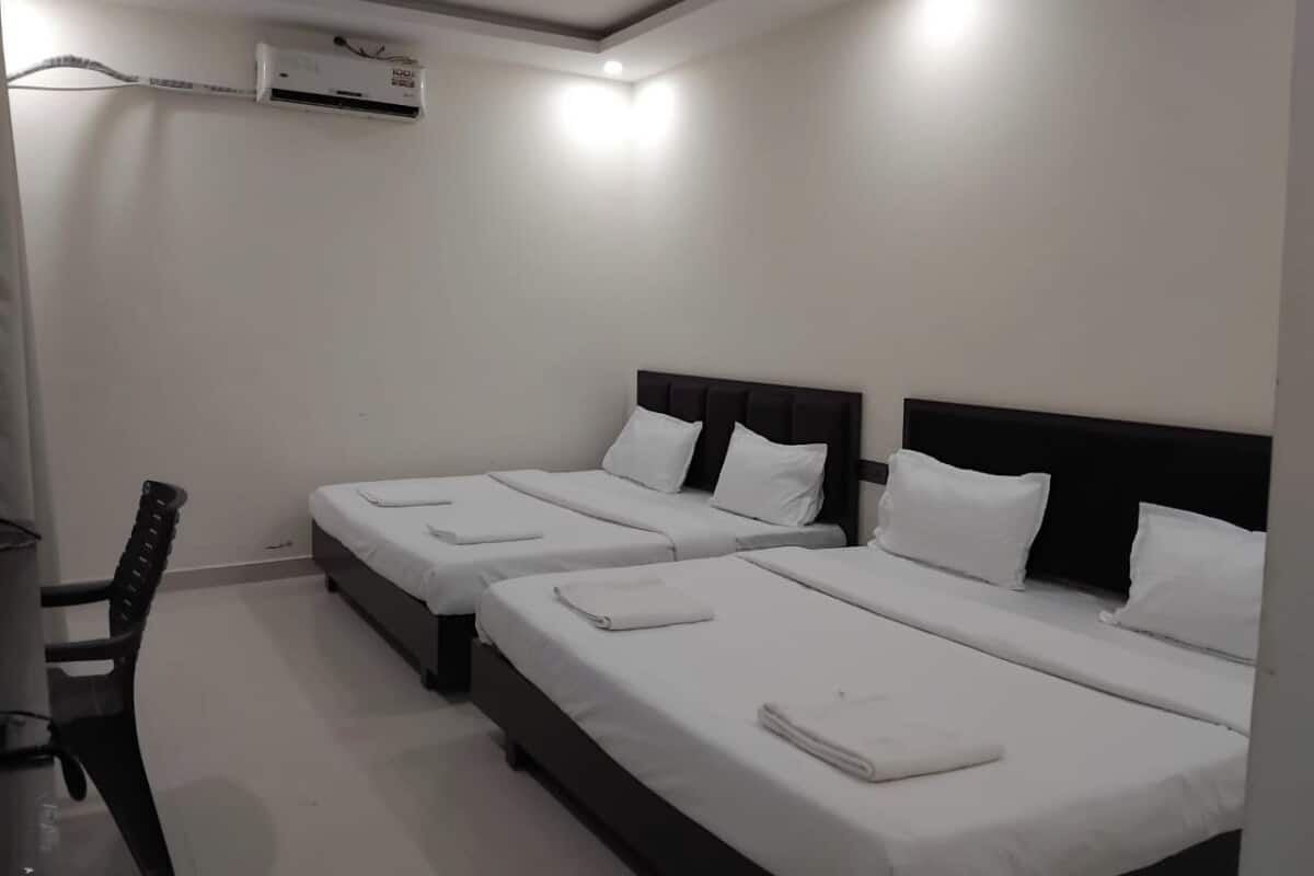 Family Room | 1 bedroom, desk, free WiFi, bed sheets