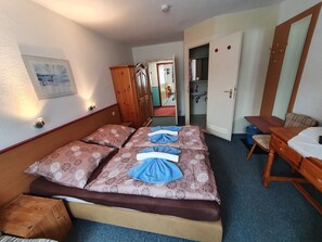 22 bedrooms, free WiFi, bed sheets