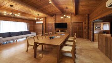 舒適平房 | 迷你吧、房內夾萬、書桌、遮光窗簾/窗簾