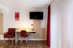 Interior - Apartment 'Heikes Ferienwohnung' with Balcony and Wi-Fi (Schauenburg)