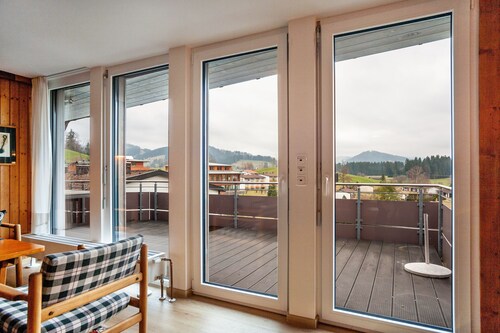 Ferienwohnung "Rommel" mit Bergblick, privater Terrasse und WLAN
