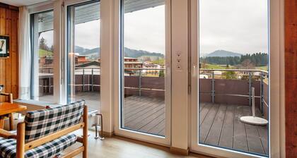 Ferienwohnung "Rommel" mit Bergblick, privater Terrasse und WLAN