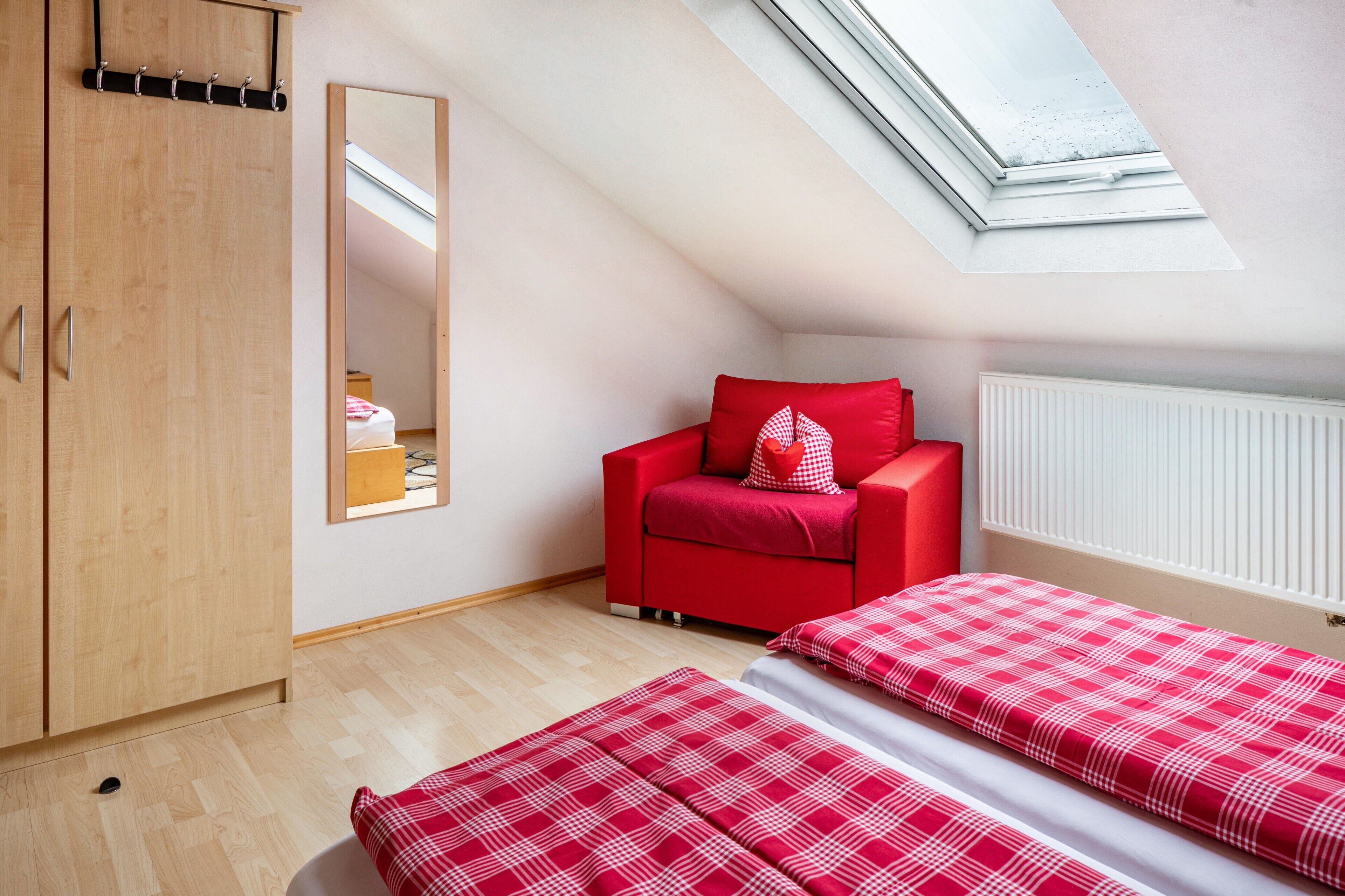 2 habitaciones, tabla de planchar con plancha y wifi gratis 