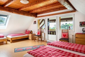 2 chambres, fer et planche à repasser, Wi-Fi gratuit, draps fournis