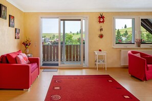 Interior - Apartment 'Sport Rees - Ferienwohnung Stefanie' with Mountain View, Shared Terrace and Wi-Fi (Oberried-Hofsgrund)