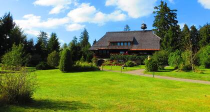 Apartment 'Sport Rees - Ferienwohnung Stefanie' with Mountain View, Shared Terrace and Wi-Fi