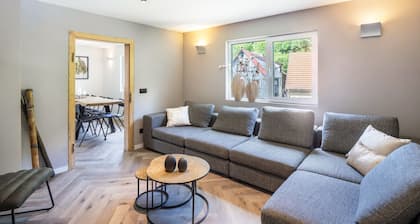 Vacation home Haus Waldberg with large garden and covered veranda