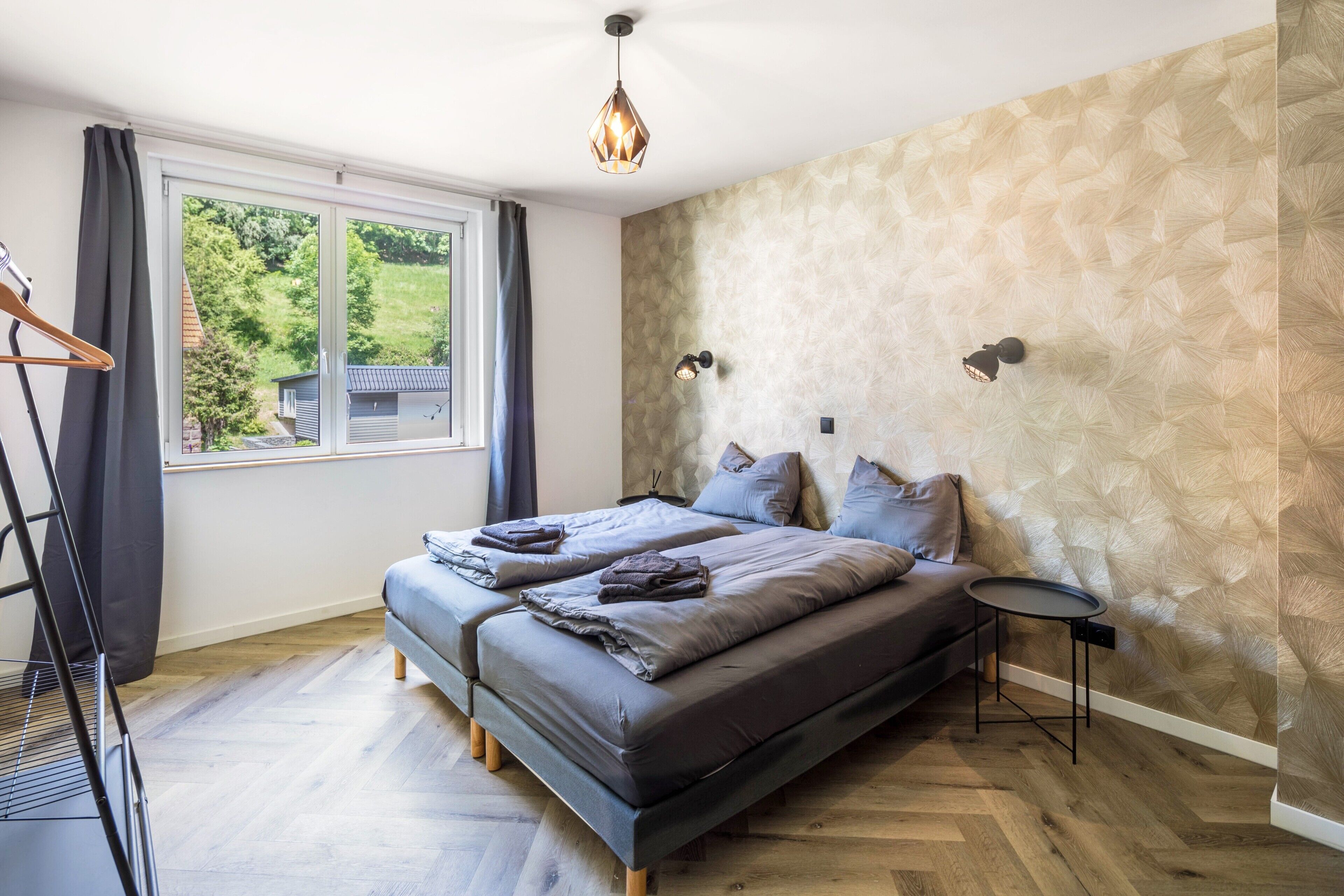 5 slaapkamers, een strijkplank/strijkijzer, gratis wifi, beddengoed