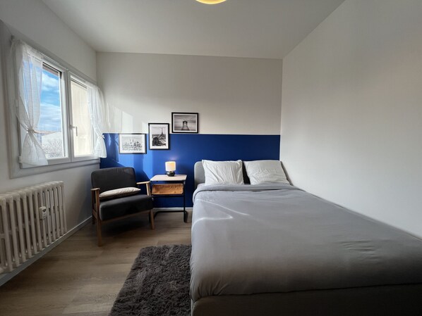 Iron/ironing board, free WiFi, bed sheets