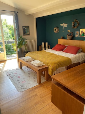 5 quartos, Wi-Fi de cortesia, roupa de cama