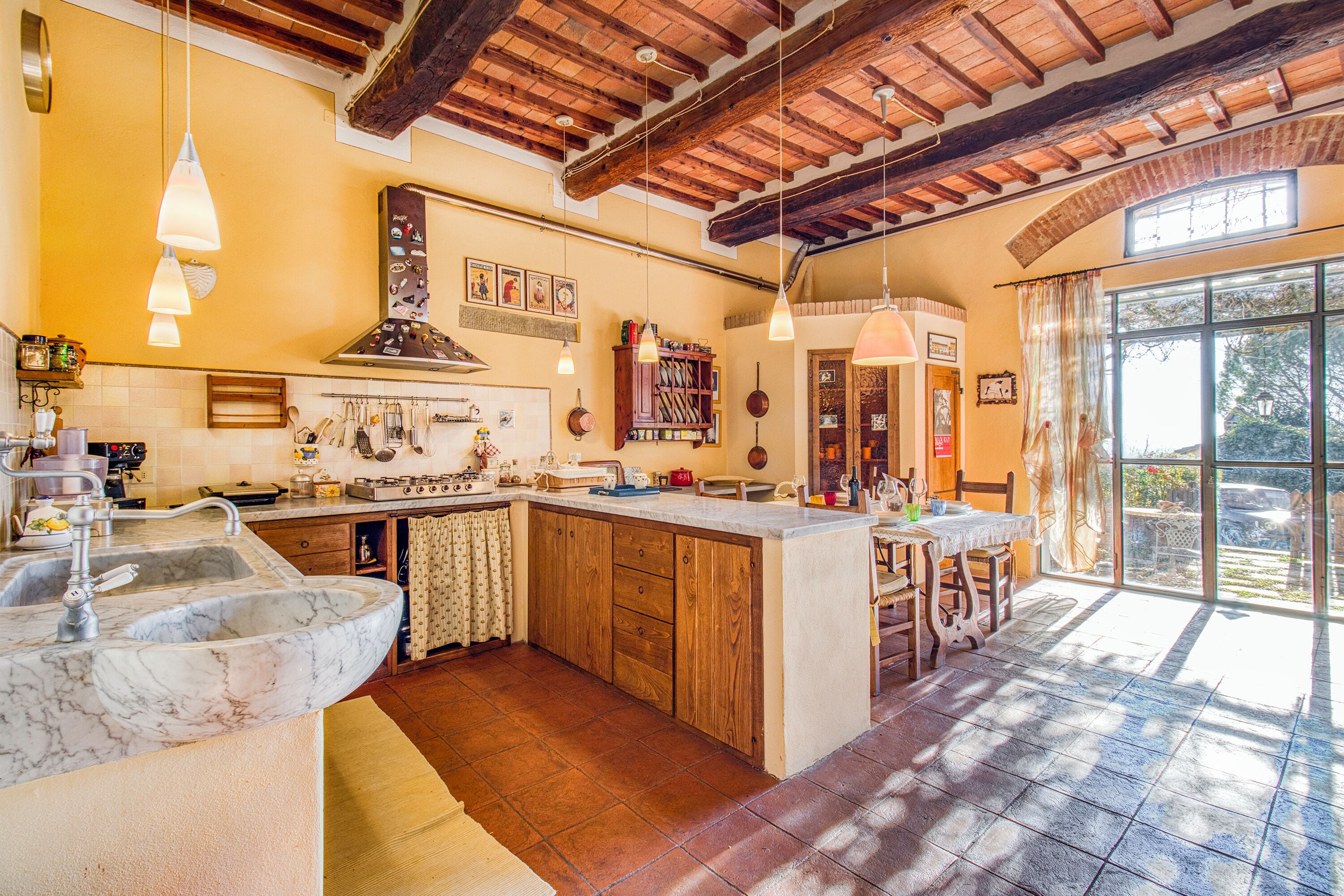 Nhà dành cho gia đình, nhiều phòng ngủ, tủ lạnh & lò vi sóng (Tuscan Home Rignano Private Garden) | Bếp riêng | Tủ lạnh, lò vi sóng, lò nướng, bếp nấu 
