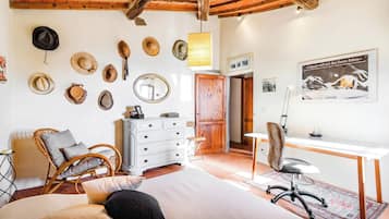 Family House, 2 Bedrooms, Refrigerator & Microwave (Tuscan Home Rignano Private Garden) | 2 bedrooms, WiFi