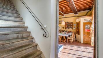 Family House, Multiple Bedrooms, Refrigerator & Microwave (Tuscan Home Rignano Private Garden) | Dining