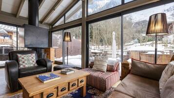 Télévision, cheminée