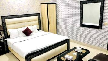 Executive Room | 1 bedroom, soundproofing, free WiFi