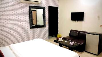 Executive Room | 1 bedroom, soundproofing, free WiFi