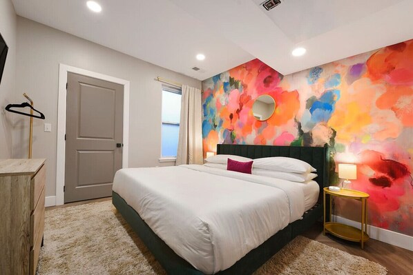 2 bedrooms, desk, iron/ironing board, travel crib