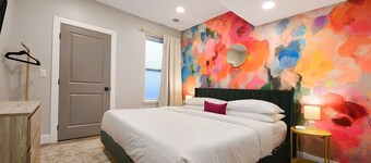 ★ HostWise Stays ★ King Beds, Near Stadiums, Dining, Street Parking