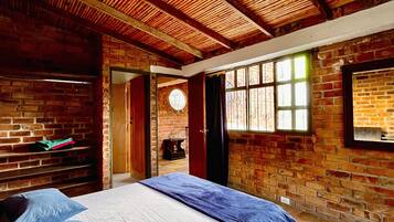 Presidential Room, 1 King Bed, Valley View | Free WiFi