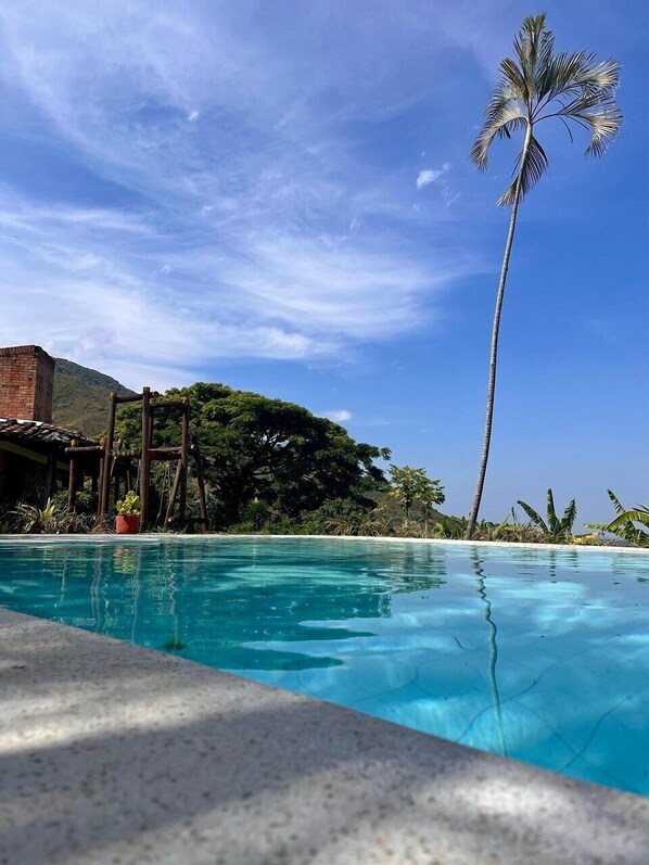 6 piscines extérieures