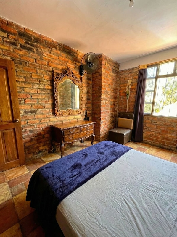 Premier kamer, 1 kingsize bed | Gratis wifi, beddengoed