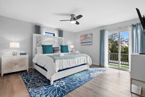 4 bedrooms, desk, free WiFi, bed sheets