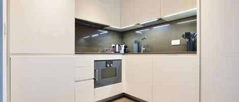 Soho Luxury 1 Bedroom Apartment | Private kitchen