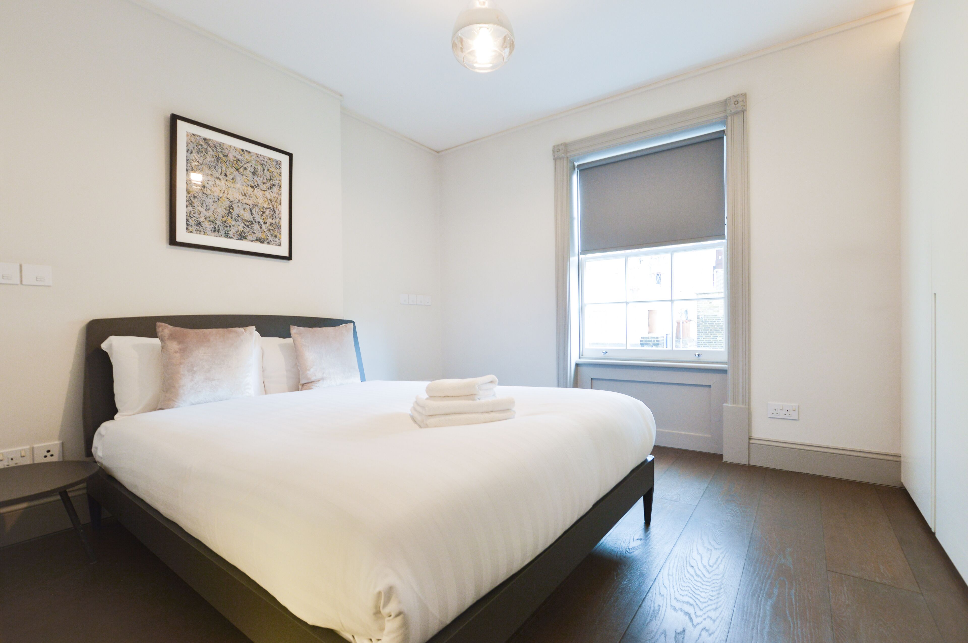 Soho Luxury 1 Bedroom Apartment | Hypo-allergenic bedding, iron/ironing board, free WiFi