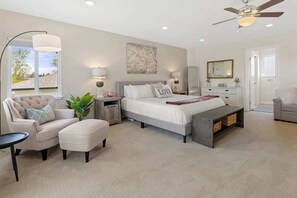 4 soveværelser, skrivebord, strygejern/strygebræt, weekendseng