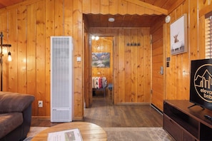 1 habitación, tabla de planchar con plancha, cuna de viaje y wifi