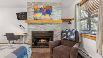 1 Schlafzimmer, Schreibtisch, WLAN, Bettwäsche