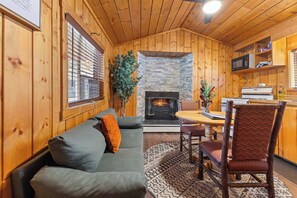 TV, peis og DVD-spiller