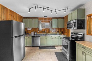 Frigorífic, microones, forn i placa de cuina 