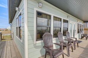 Terrace/patio - Gulf Coast Views: Waterfront Surfside Beach Home! (Surfside Beach)
