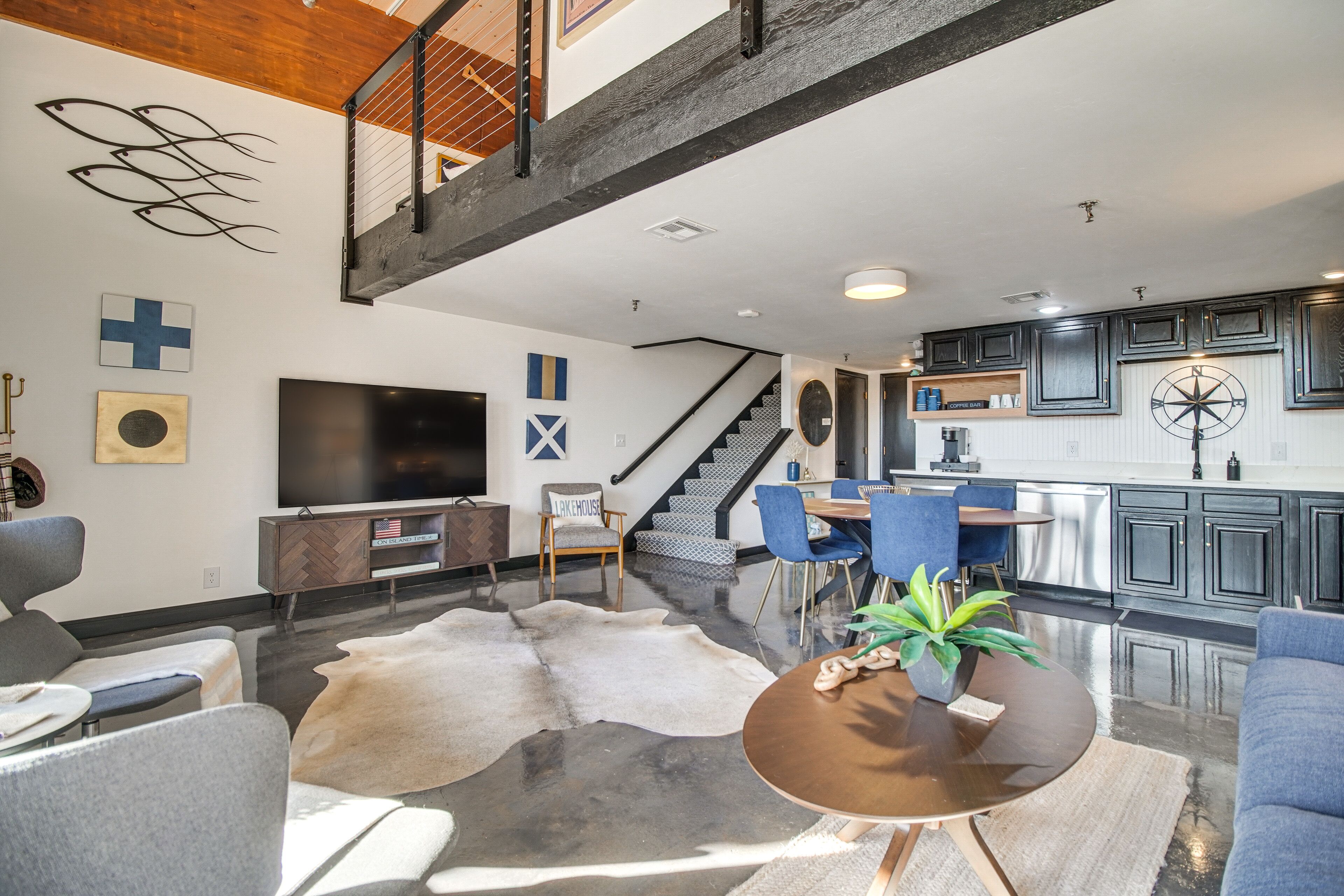 Modern Monkey Island Condo: Walk to Grand Lake!