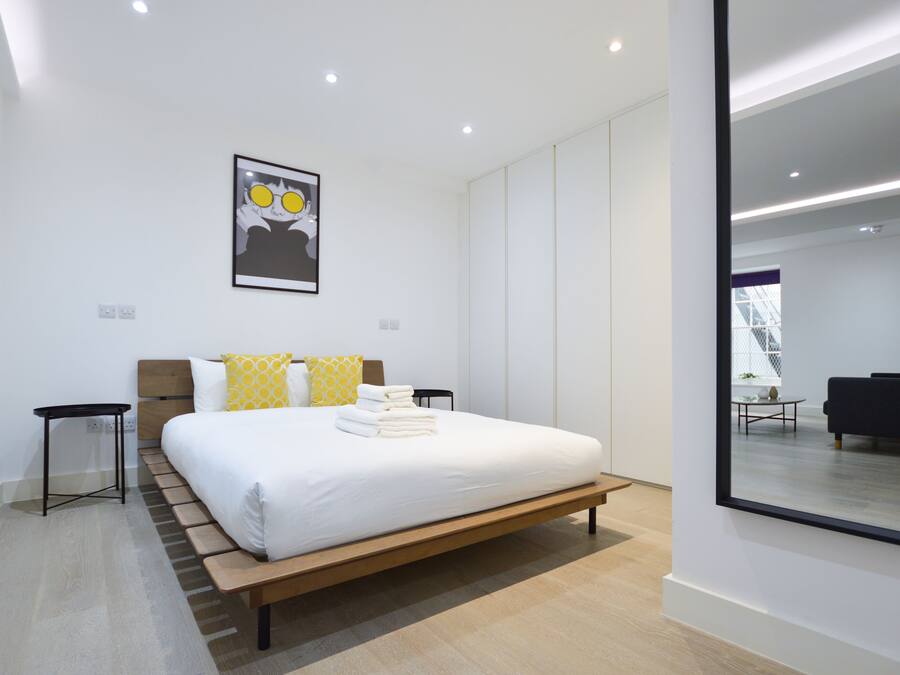 Large Lower Ground Floor Studio | 1 habitación y ropa de cama hipoalergénica