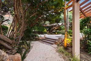 Property grounds - Beach Front Villa at Boca Beach House by Bocobay (Noord)