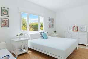 5 bedrooms, desk, iron/ironing board, free WiFi